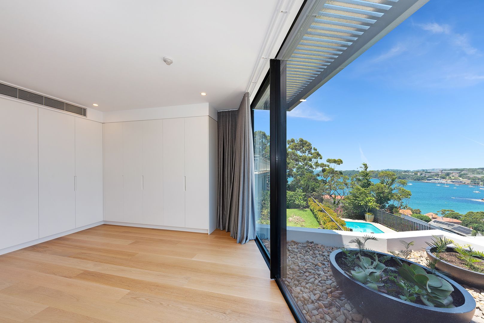 14884300_4_1_210204_054943-w2247-h1500