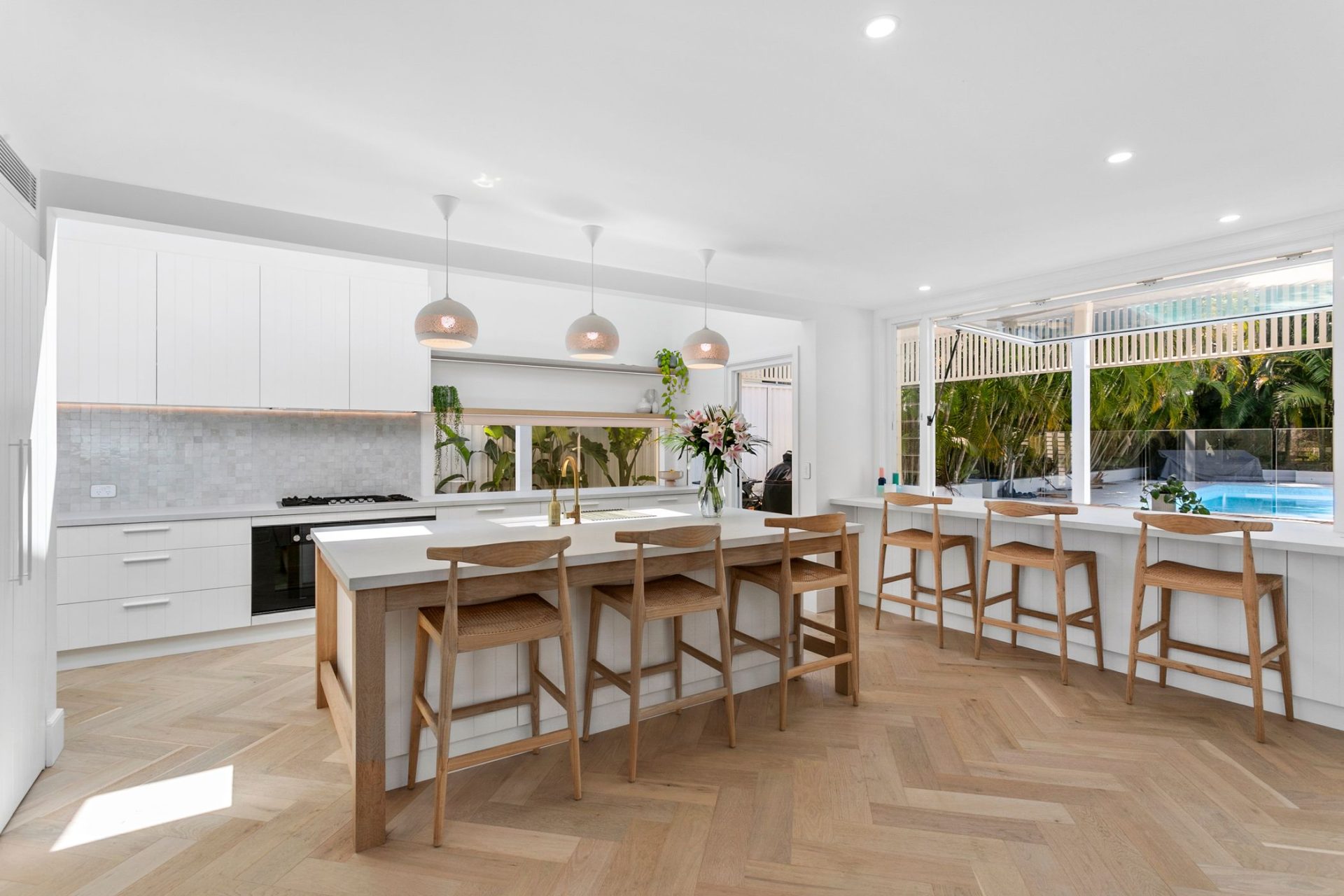 web_1676902880160_bwrm-01